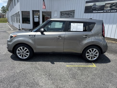 Used 2019 Kia Soul + image 2