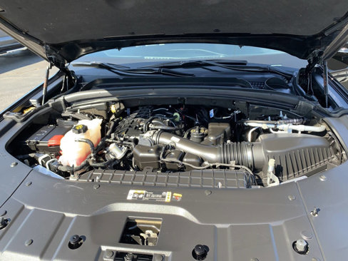 Used 2023 Jeep Grand Cherokee L Limited w/ Black Appearance Package image 35