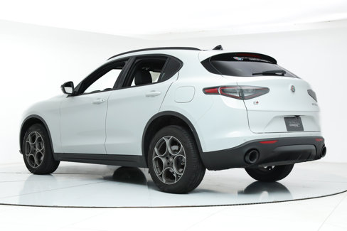 New 2025 Alfa Romeo Stelvio Sprint image 3