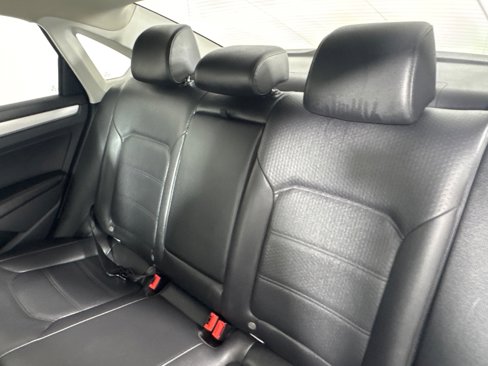 Used 2013 Volkswagen Passat 2.5 SE image 17