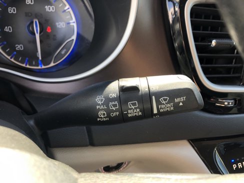 Used 2017 Chrysler Pacifica Touring image 27