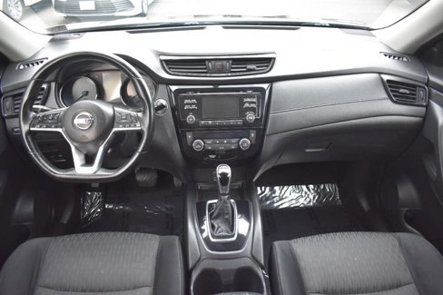 Used 2017 Nissan Rogue SV image 44