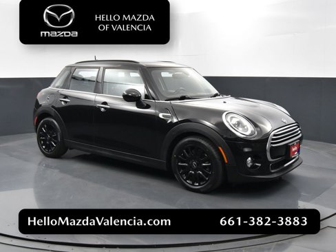 Used 2019 MINI Cooper 4-Door Hardtop w/ Premium Package image 1