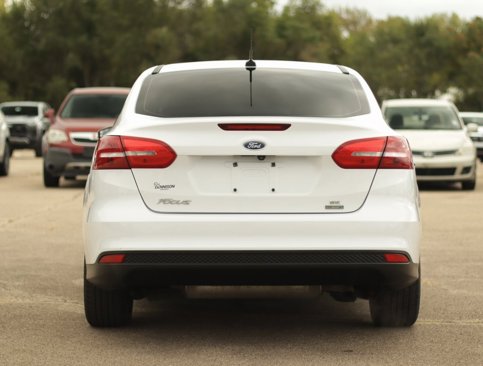 Used 2017 Ford Focus SE image 6