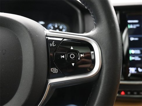 Used 2019 Volvo S90 T6 Momentum image 23