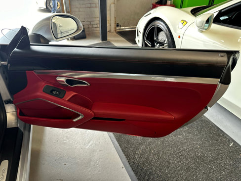 Used 2015 Porsche 911 Carrera image 18