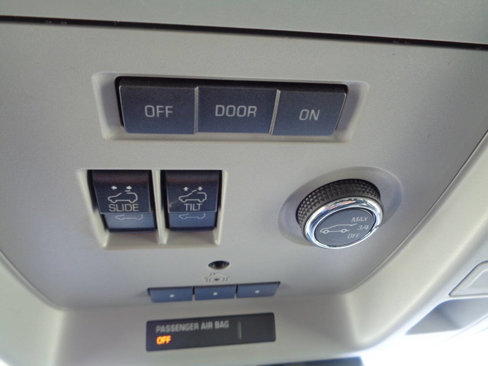 Used 2018 GMC Yukon XL SLT w/ Open Road Package image 38