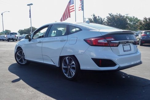 Used 2018 Honda Clarity Plug-In Hybrid image 2