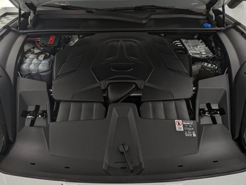 Used 2025 Porsche Cayenne image 24