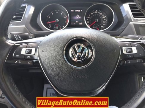 Used 2018 Volkswagen Tiguan SEL image 42