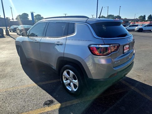 Used 2018 Jeep Compass Latitude w/ Cold Weather Group image 4