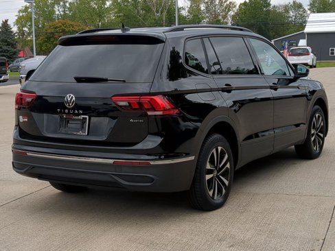 Used 2022 Volkswagen Tiguan S image 6