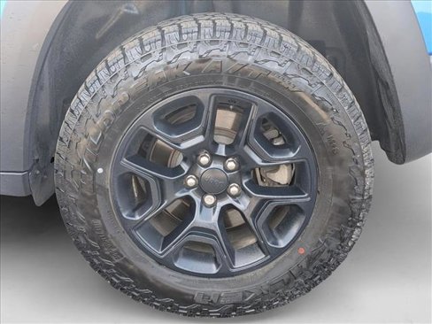 Used 2020 Jeep Cherokee Trailhawk w/ Cold Weather Group image 9
