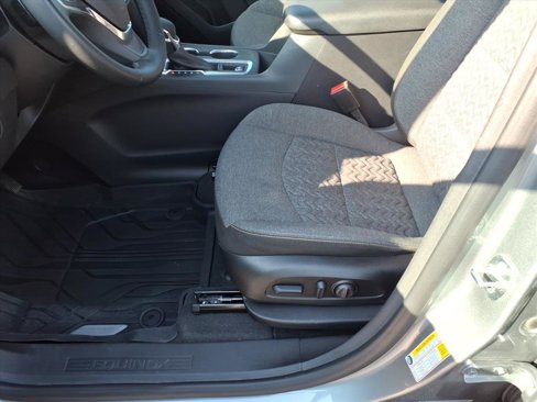 Used 2024 Chevrolet Equinox LT w/ LPO, Floor Liner Package image 10