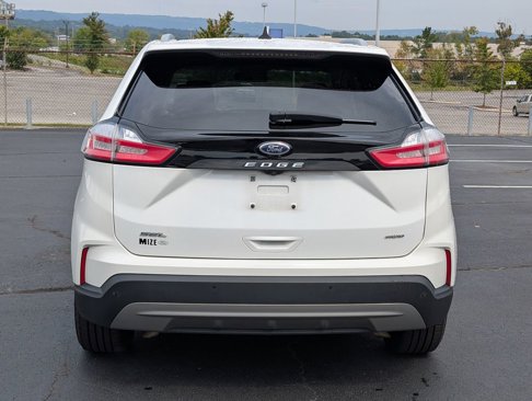Used 2021 Ford Edge SEL w/ Convenience Package image 5