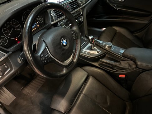 Used 2018 BMW 330e w/ Convenience Package image 9