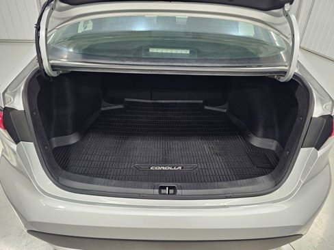 Used 2020 Toyota Corolla LE image 5