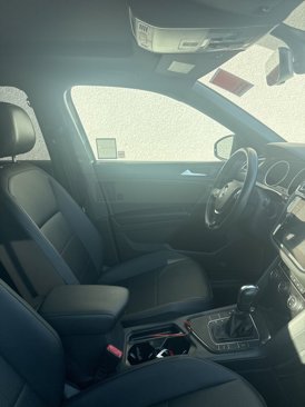 Used 2020 Volkswagen Tiguan SE R-Line image 11