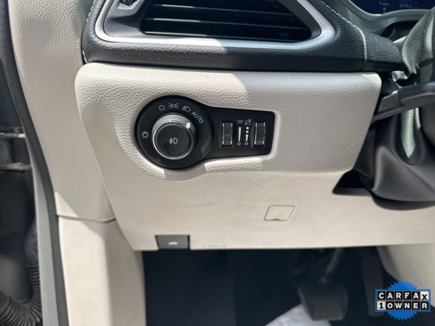 Used 2022 Chrysler Pacifica Touring-L image 60