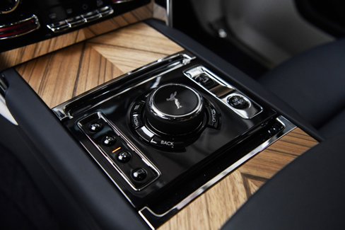 New 2025 Rolls-Royce Cullinan image 16