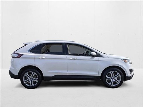Used 2015 Ford Edge Titanium w/ Technology Package image 4