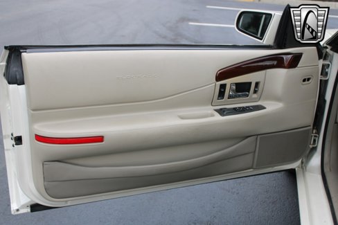 Used 2002 Cadillac Eldorado Touring w/ Preffered Equipment Group image 17