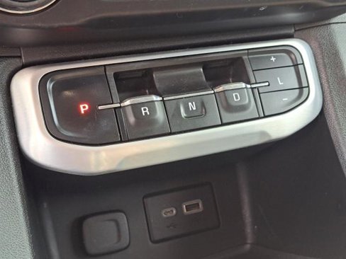 Used 2020 GMC Acadia SLE w/ LPO, Floor Liner Package image 17