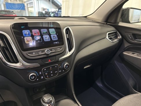 Used 2018 Chevrolet Equinox LT w/ Sun & Infotainment Package image 18