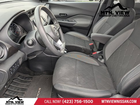 Used 2020 Nissan Kicks S image 9
