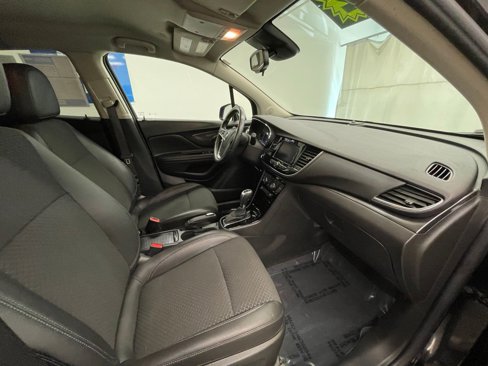 Used 2022 Buick Encore Preferred w/ Safety Package image 8