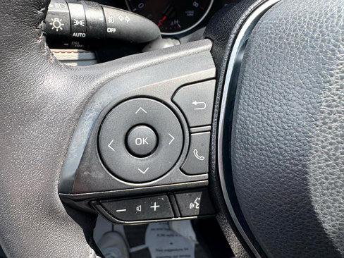 Used 2020 Toyota RAV4 XLE Premium image 13