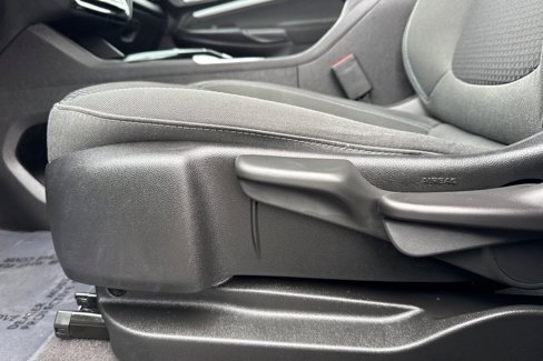 Used 2022 Chevrolet Bolt EUV LT image 13