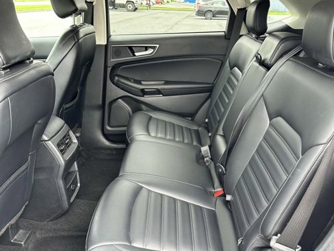 Used 2022 Ford Edge SEL image 13
