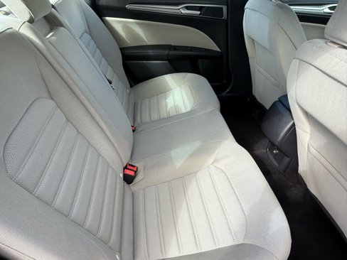 Used 2018 Ford Fusion S image 11