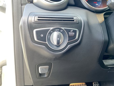 Used 2022 Mercedes-Benz GLC 300 4MATIC image 15