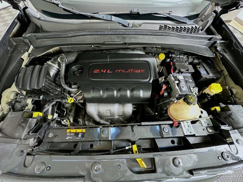 Used 2016 Jeep Renegade Latitude image 28