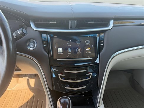 Used 2013 Cadillac XTS Luxury image 15
