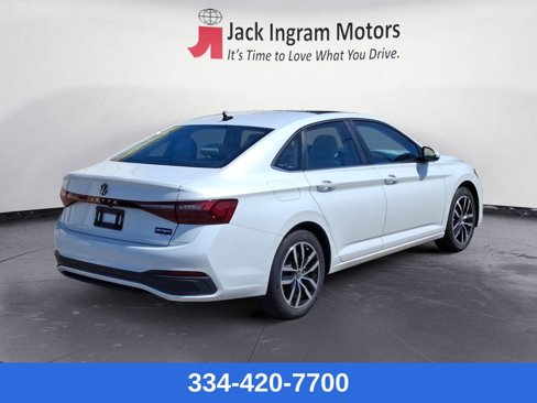 New 2025 Volkswagen Jetta SE image 5