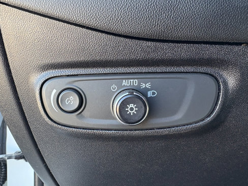 Used 2018 Chevrolet Equinox LT image 12