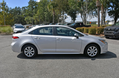 Used 2022 Toyota Corolla LE image 5
