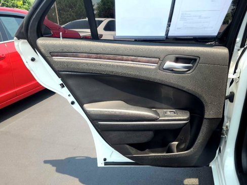 Used 2020 Chrysler 300 Limited image 36