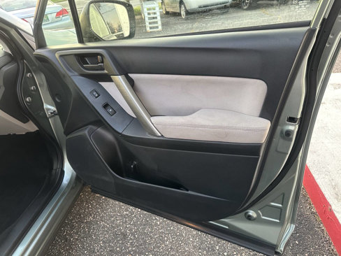 Used 2015 Subaru Forester 2.5i Premium w/ All-Weather Package image 9