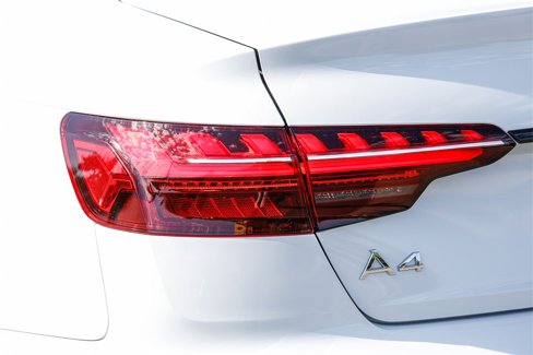 Used 2025 Audi A4 2.0T Premium image 8