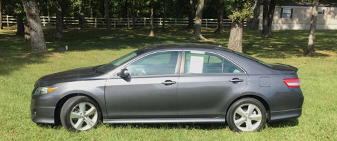 Used 2011 Toyota Camry SE image 2