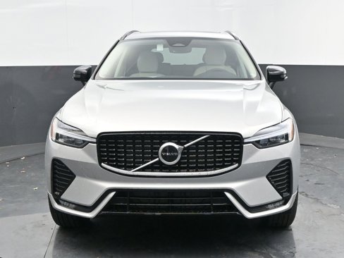 New 2025 Volvo XC60 B5 Core image 2