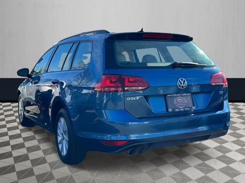 Used 2017 Volkswagen Golf SEL image 4
