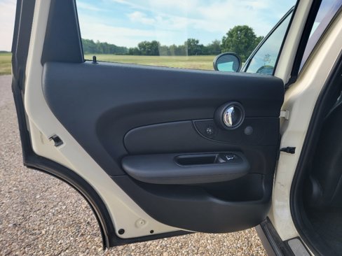 Used 2017 MINI Cooper Clubman ALL4 image 28