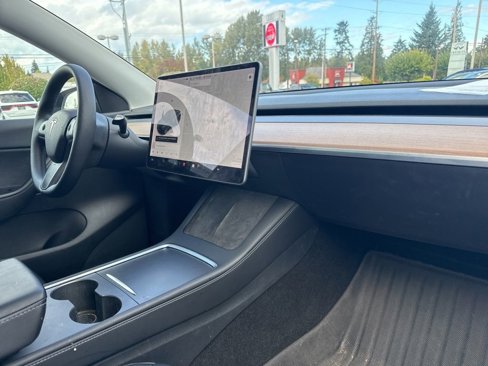 Used 2021 Tesla Model Y Long Range image 16