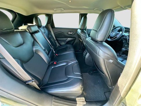 Used 2019 Jeep Cherokee Latitude Plus w/ Cold Weather Group image 26