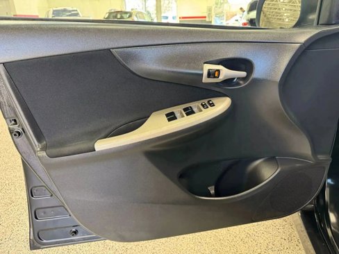 Used 2010 Toyota Corolla S image 19
